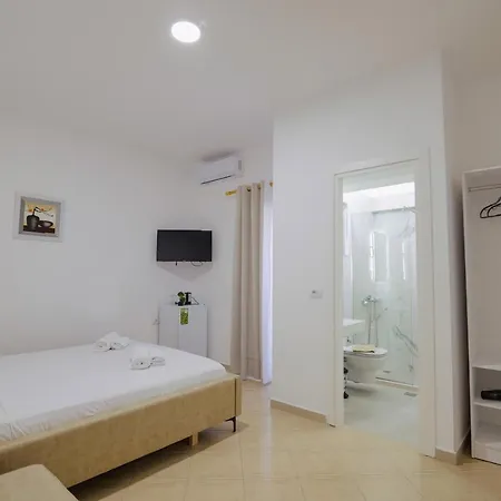 Relaxing Escape * Ksamil